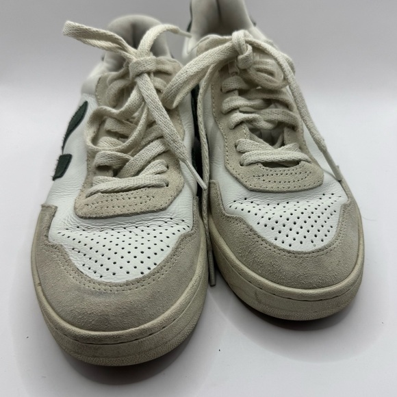 Veja V-90 White and Green Sneakers - Picture 2 of 6